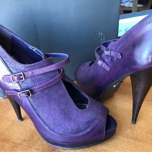 Fergi Stilettos - Size 7